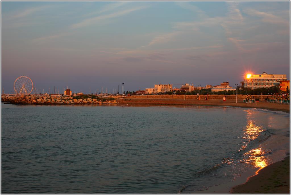 Accademia Hotel Rimini Dış mekan fotoğraf