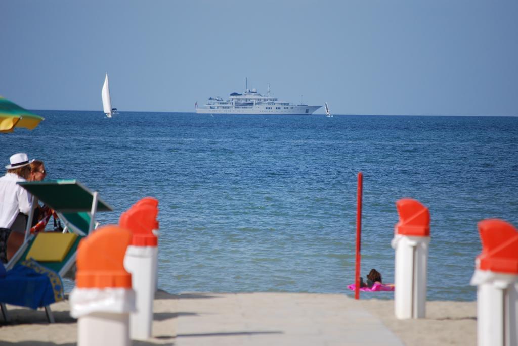 Accademia Hotel Rimini Dış mekan fotoğraf