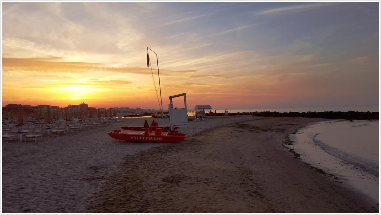 Accademia Hotel Rimini Dış mekan fotoğraf